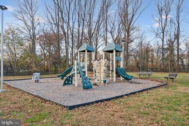 Building Photo - 3227 Clear Spring Dr