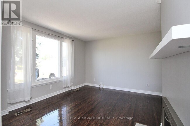 Building Photo - 27 Cornwallis Dr