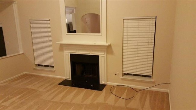 Foto del edificio - 1020 Crabapple Parc Dr