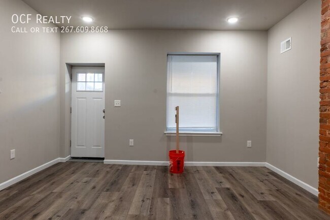 Building Photo - Newly Renovated W Philly Home