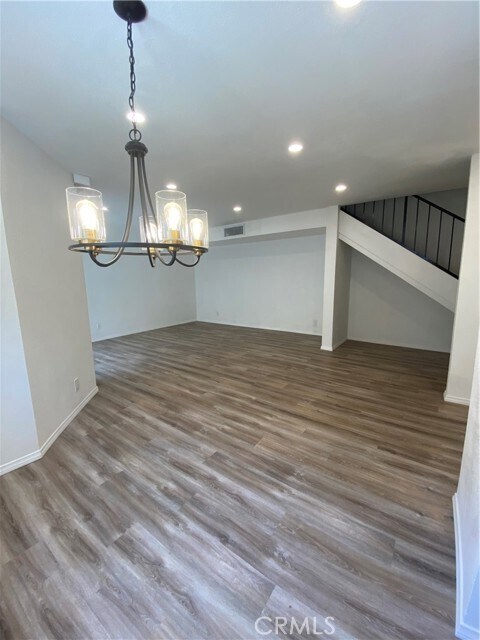Foto del edificio - 7651 Reseda Blvd