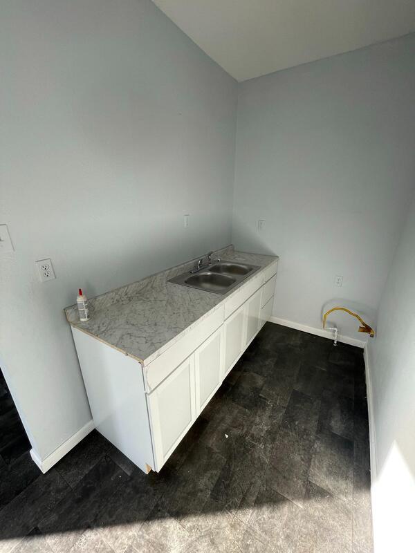 Photo - 1713 W Oak St House