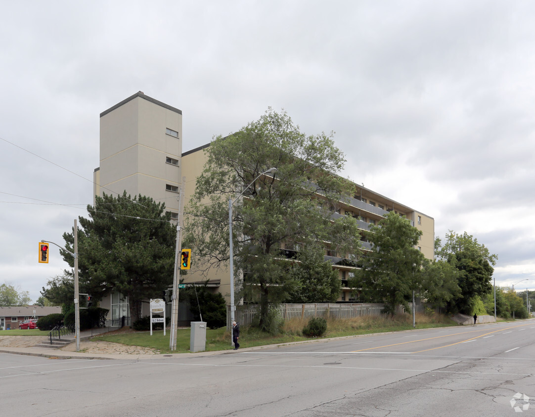 Primary Photo - Queenston Plaza