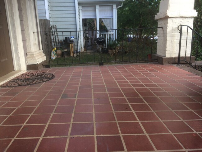 Foto del edificio - 376 Angier Ave NE