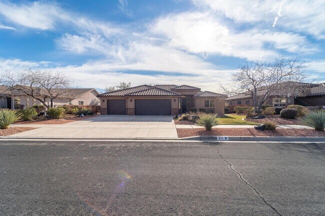 Building Photo - 311 W 200 S
