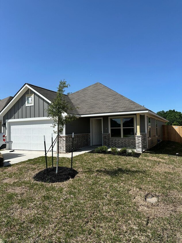 Primary Photo - Navasota - NEW BUILD -3 bedrooms / 2 bath ...