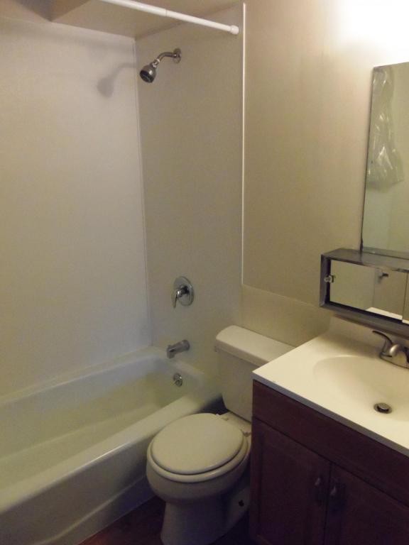 Building Photo - 1212 D Street, #12