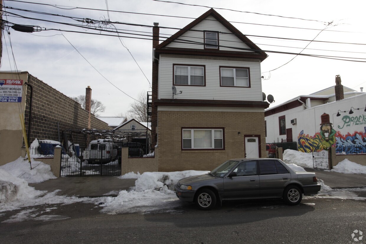 Primary Photo - 560 S Broad St