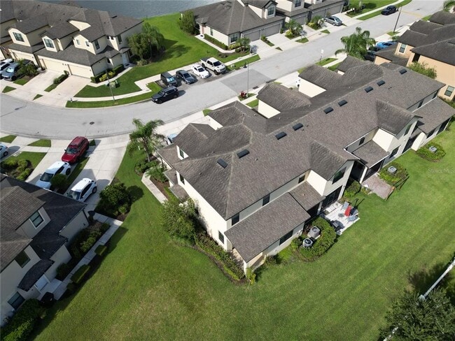 Building Photo - 2400 Seven Oaks Dr