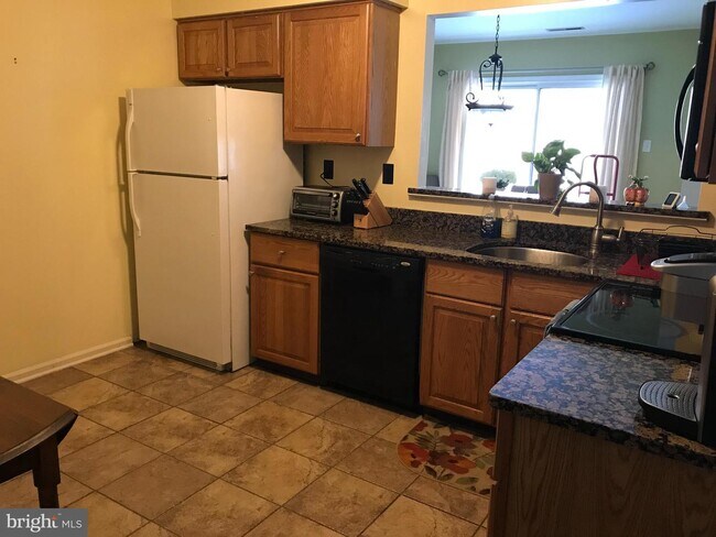 Building Photo - 120 Briarcliff Ct
