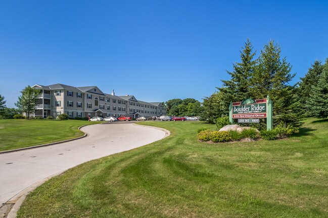 Building Photo - Boulder Ridge Apartment Homes