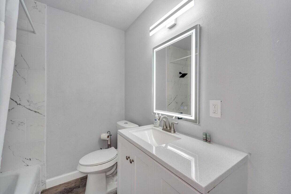 Foto del edificio - 4513 W McElroy Ave