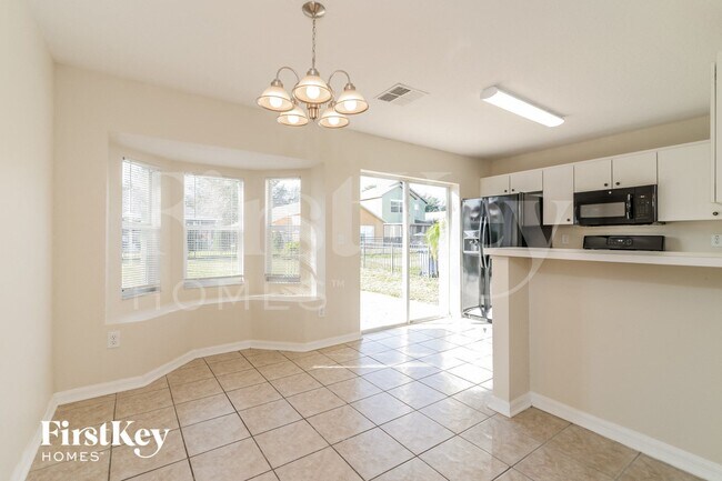 Foto del edificio - 6173 Skylarkcrest Dr