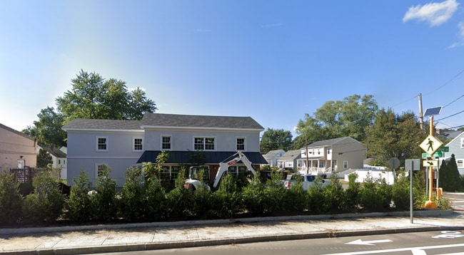 187 Bridge St