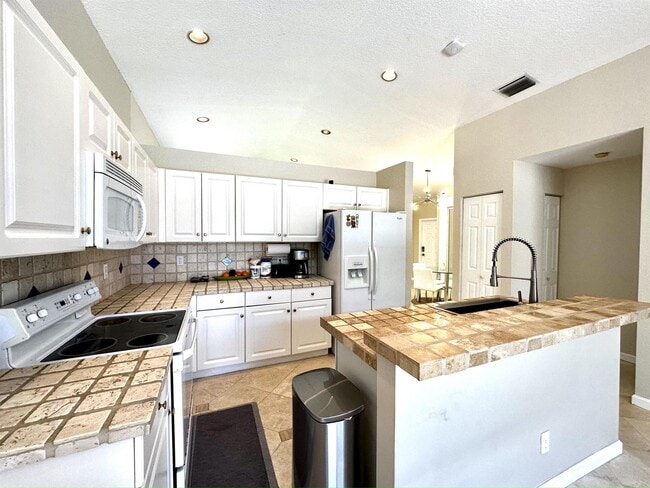 Foto del edificio - 7238 Norwich Ln