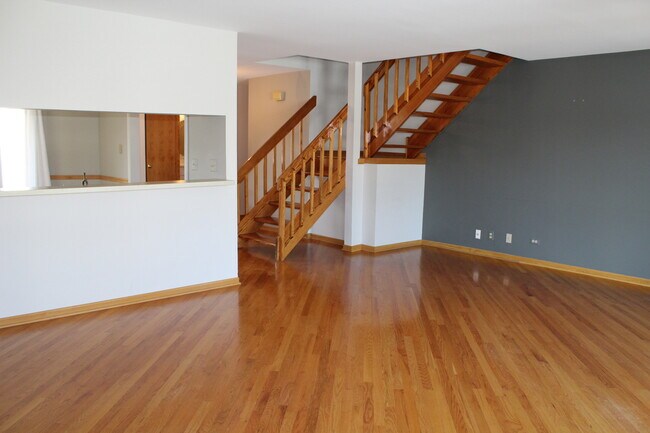 Foto del edificio - 393 Catbird Ln