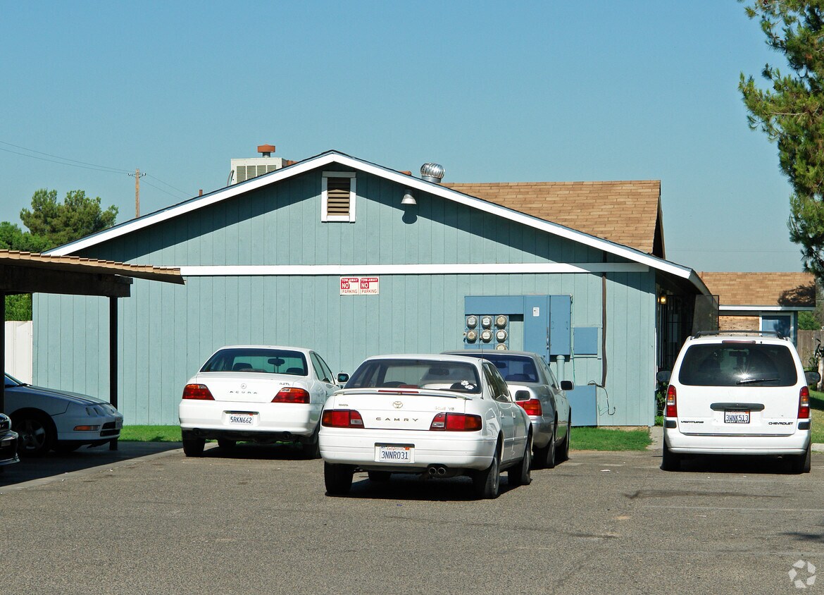 Primary Photo - 1017 N Crystal Ave