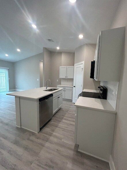 Foto del edificio - 12936 E Blake St