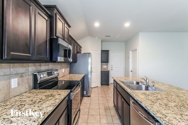 Building Photo - 721 Watson Wy