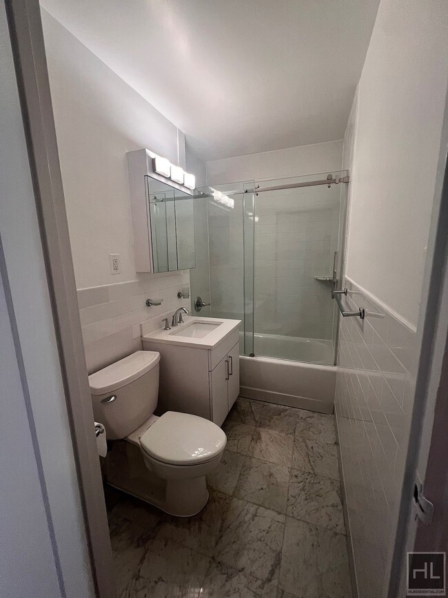 Building Photo - STUNNING West 22 Street Studio !!