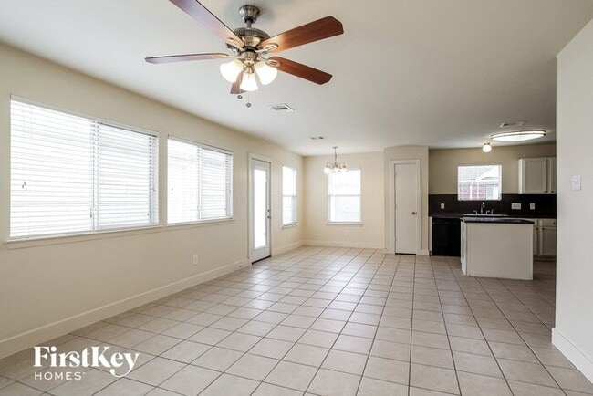 Building Photo - 20830 Settlers Lake Cir N