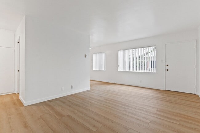 Foto del edificio - 1437 Brockton Ave