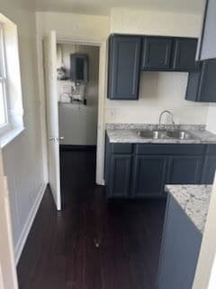 Foto principal - 3280 Warfield Ave