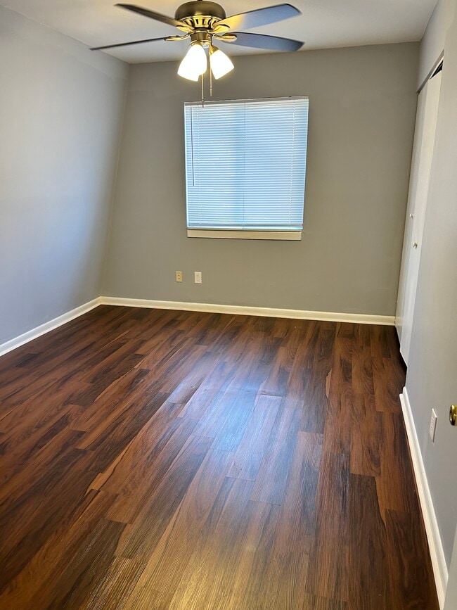 Foto del edificio - 517 W Market St