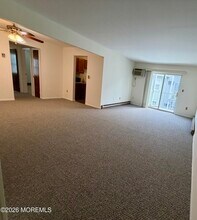 Building Photo - 65 Whitefield Ave