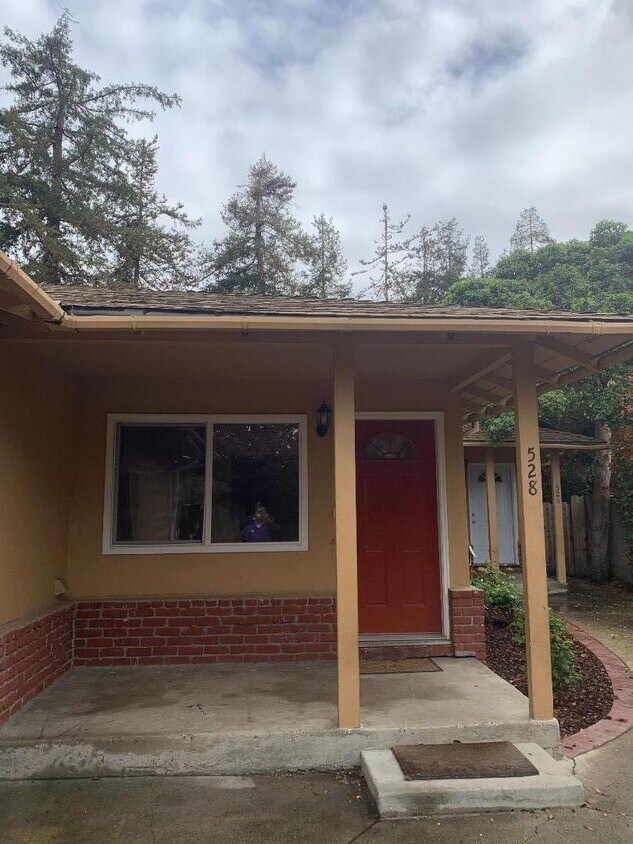 Primary Photo - 528 N Fair Oaks Ave