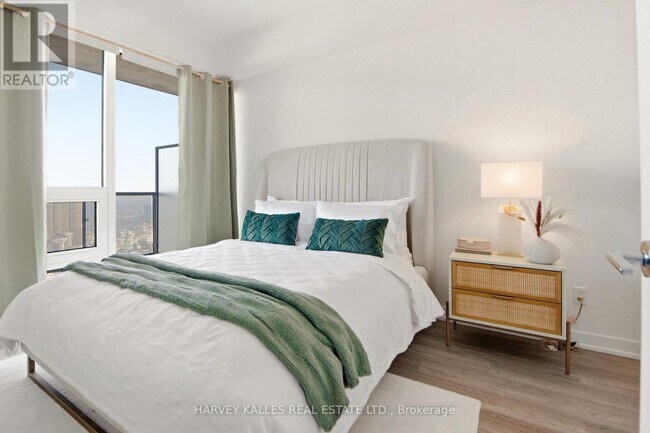 Photo du bâtiment - 100 Eastdale Ave