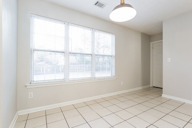 Foto del edificio - 4021 Plantation Mill Dr