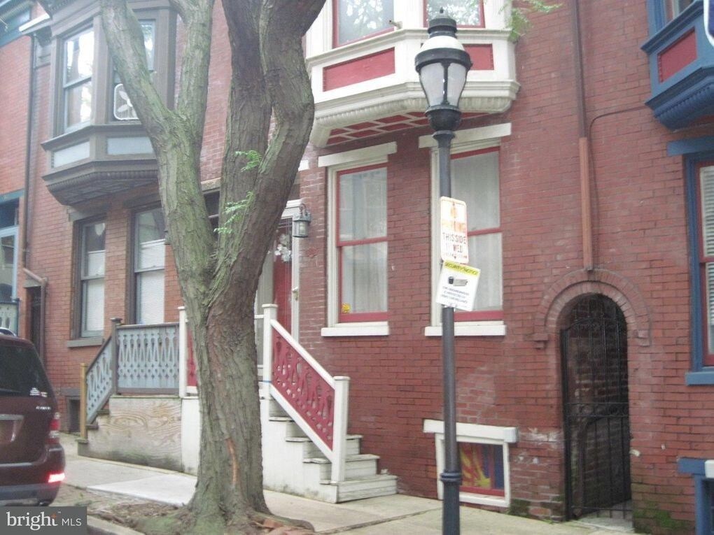 Primary Photo - 3 br, 1 bath House - 345 E. LOCUST STREET