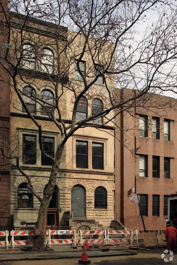 Primary Photo - 159 W 136th St