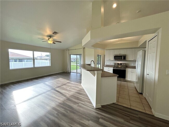 Foto del edificio - 6143 Hendley Ct