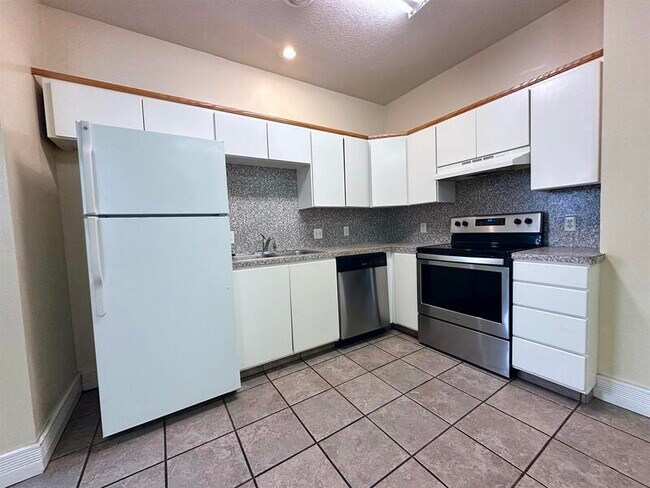 Building Photo - 18 N 200 E