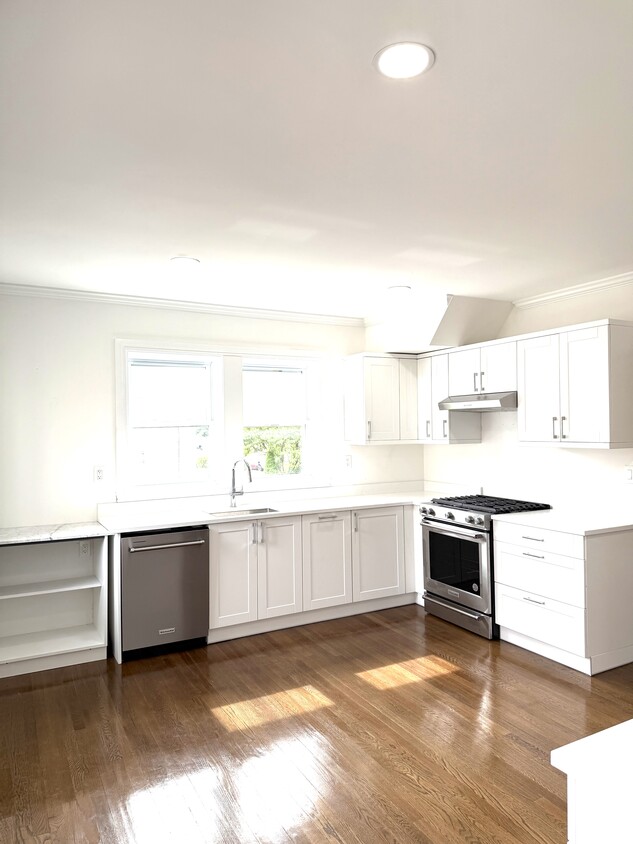 Primary Photo - 109 Spring St