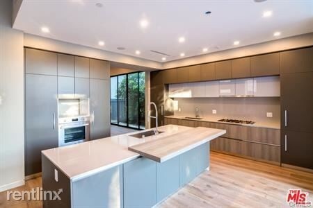 Foto del edificio - 637 N Crescent Heights Blvd