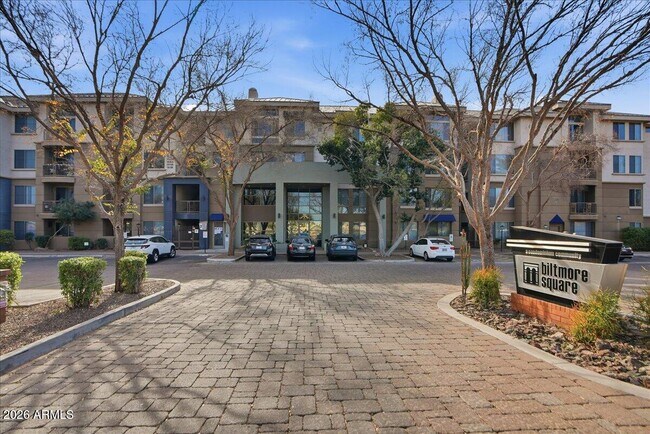 Building Photo - 1701 E Colter St