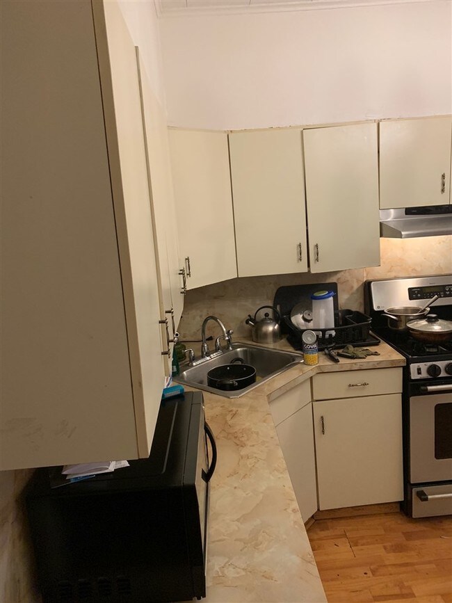 Foto del edificio - 319 Columbia Ave