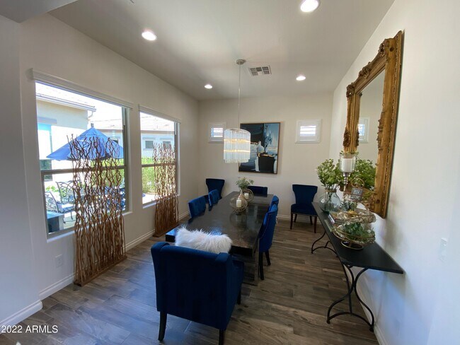 Building Photo - 36833 Stoneware Dr