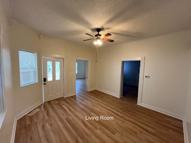 Building Photo - 1636 Hoyt Ave