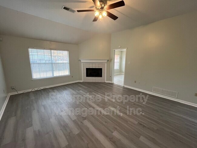 Foto del edificio - 158 Doris Meadow Cove