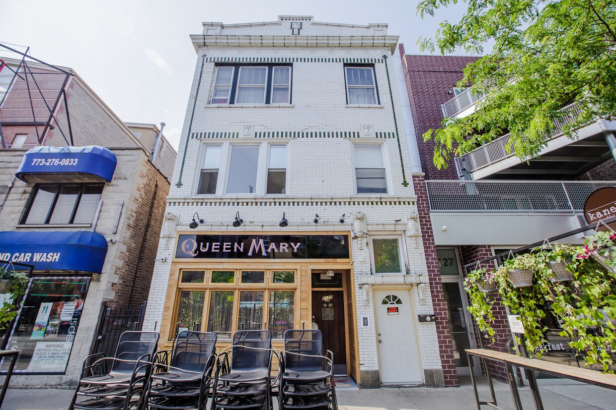 Primary Photo - 2125 W Division St