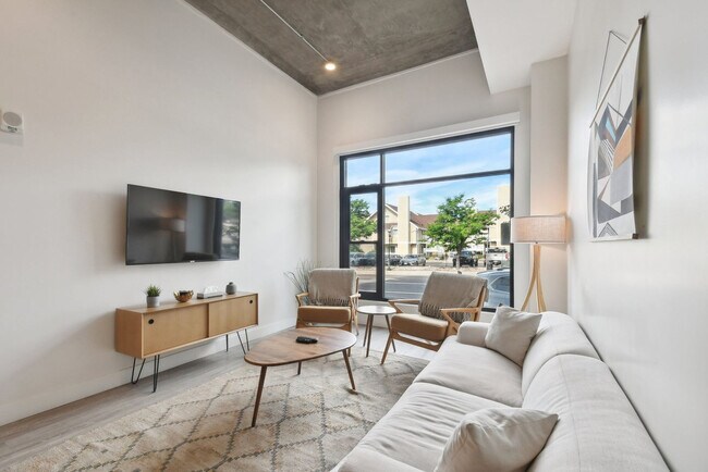 Building Photo - 2880 Zuni St