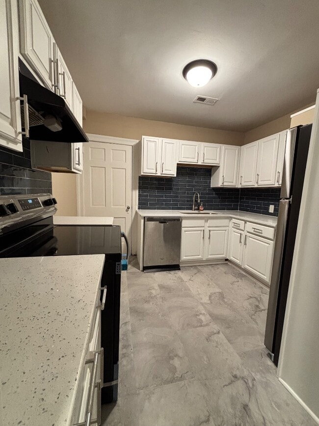 Building Photo - 1402 McAdoo St