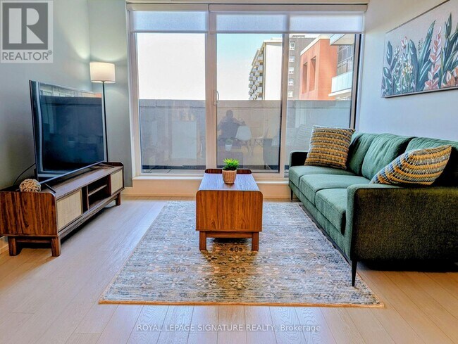Photo du bâtiment - 4010 Eglinton Ave W