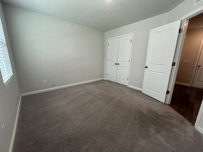 Building Photo - 2527 Laurel Valley Way