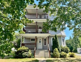 Building Photo - 308 Pleasant St