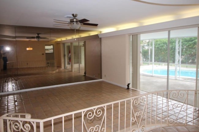 Building Photo - 1241 Emerald Ln